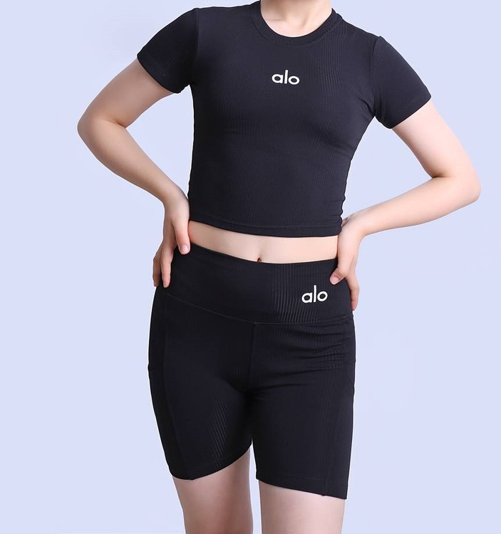 ست کراپ شورتک زنانه کارول